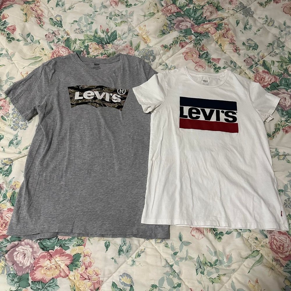 Levi's Gray and White Short Sleeve Tees